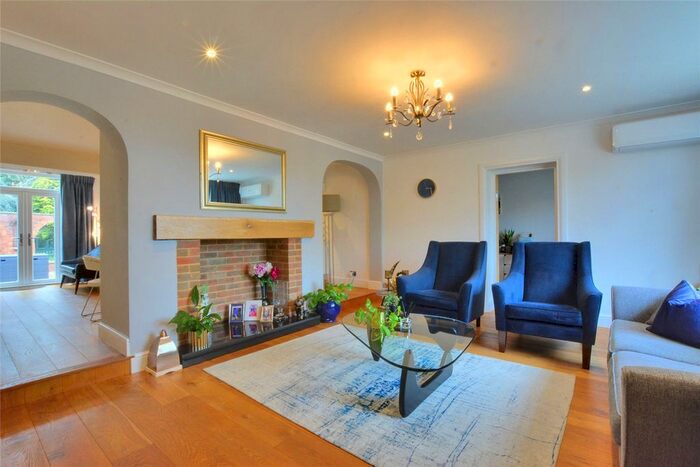 4 Bedroom Detached House To Rent In Grove Park Road, London, SE9