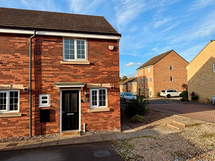 2 Bedroom End Terrace House To Rent In Noble Road, Wakefield, West Yorkshire, WF1