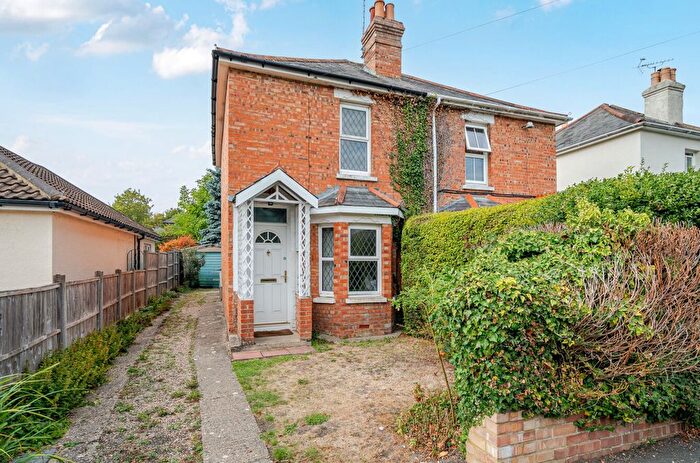 2 Bedroom Semi-Detached House For Sale In Connaught Road, Fleet, Hampshire, GU51