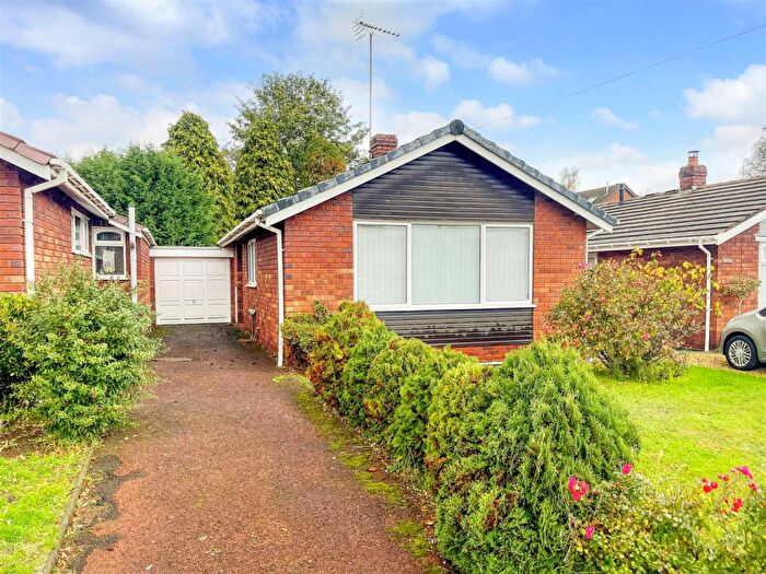 2 Bedroom Bungalow For Sale In Holly Close, Kinver, DY7