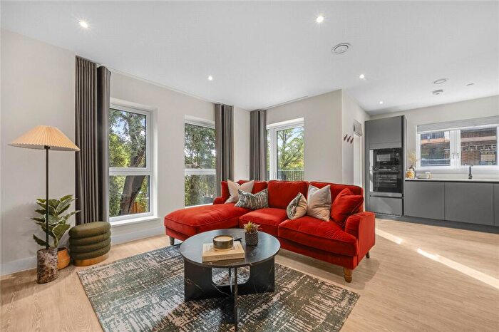 2 Bedroom Flat For Sale In St. Ann's Road, London, N15