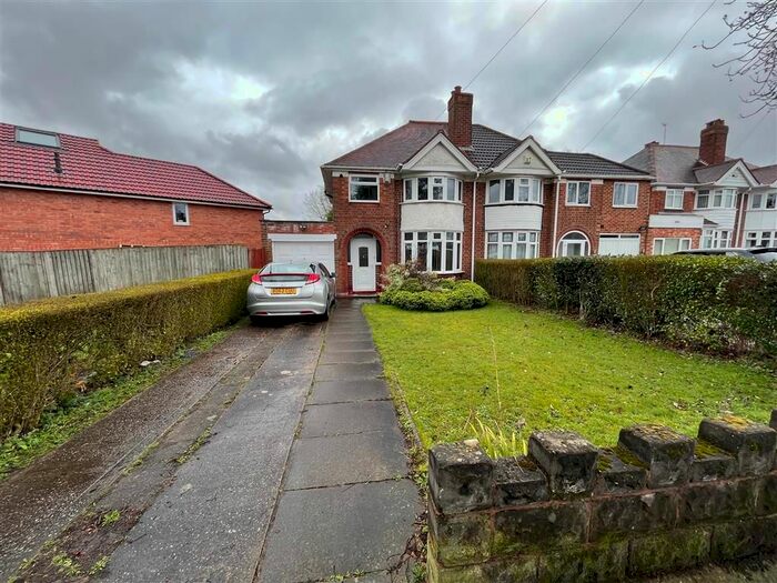 3 Bedroom Property To Rent In Lyndon Road, Solihull, B92