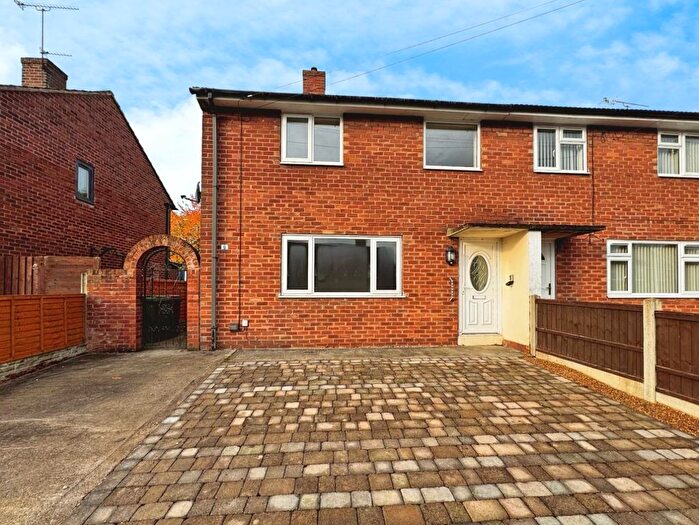 3 Bedroom Semi-Detached House For Sale In North Road, Calow, Chesterfield, S44