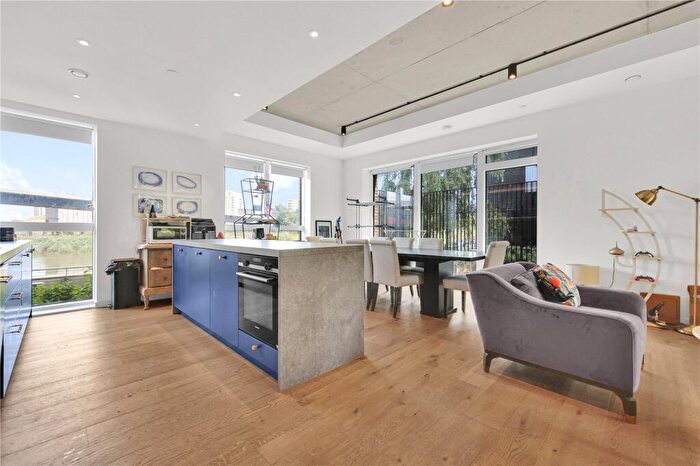 3 Bedroom Apartment For Sale In Dulke House, E14