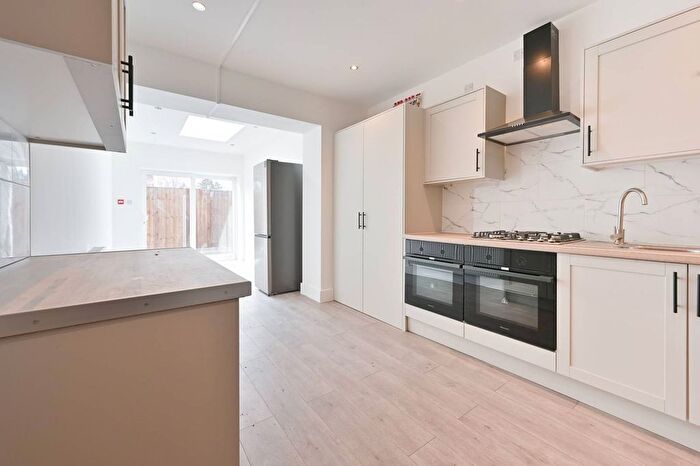 Studio To Rent In Whippendell Road, Watford, WD18