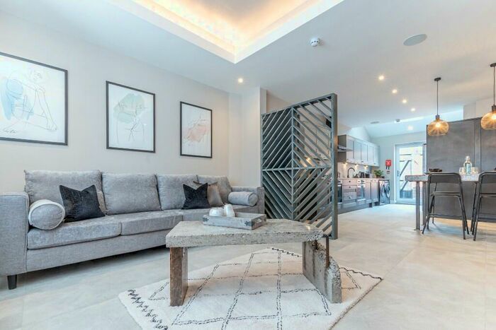 6 Bedroom House To Rent In Cranborne Road, Smithdown, L15