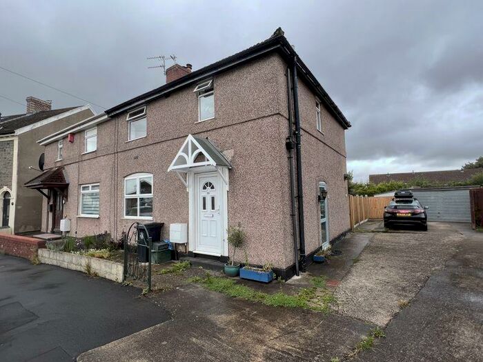 3 Bedroom Semi-Detached House To Rent In Broadfield Avenue, Kingswood, BS15