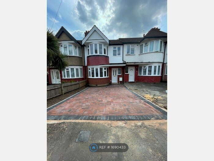 3 Bedroom Terraced House To Rent In Clitheroe Avenue, Harrow, HA2