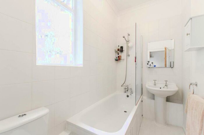 1 Bedroom Flat To Rent In Park Road, High Barnet, Barnet, EN5