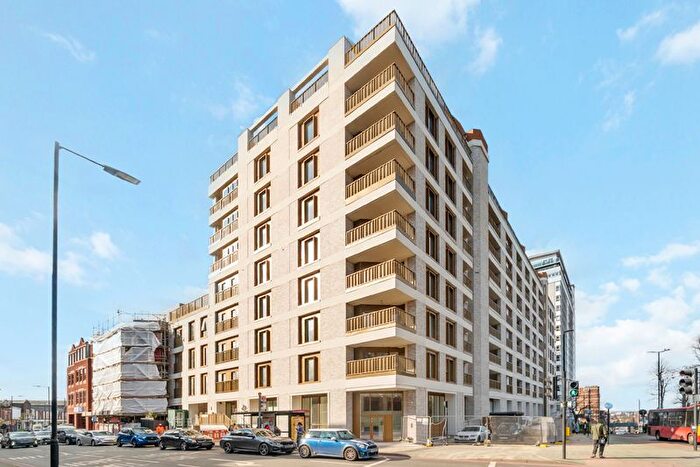 1 Bedroom Flat To Rent In Sutton Park House, SM1
