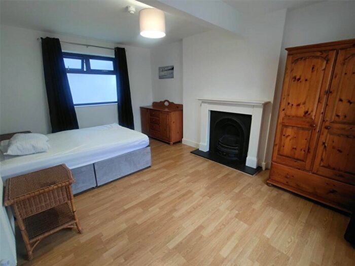 1 Bedroom Semi-Detached House To Rent In Alanbrooke, Gravesend, Kent, DA12