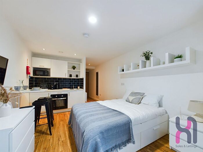 1 Bedroom Flat To Rent In David Lewis St., United Kingdom, L1