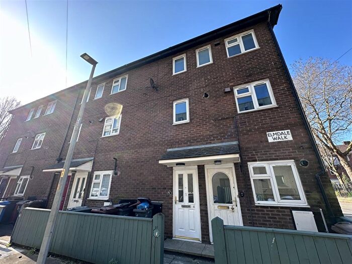 3 Bedroom Terraced House To Rent In Elmdale Walk, Hulme, M15