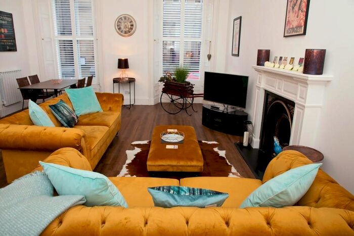 2 Bedroom Flat To Rent In /, Palmerston Place, Edinburgh, EH12