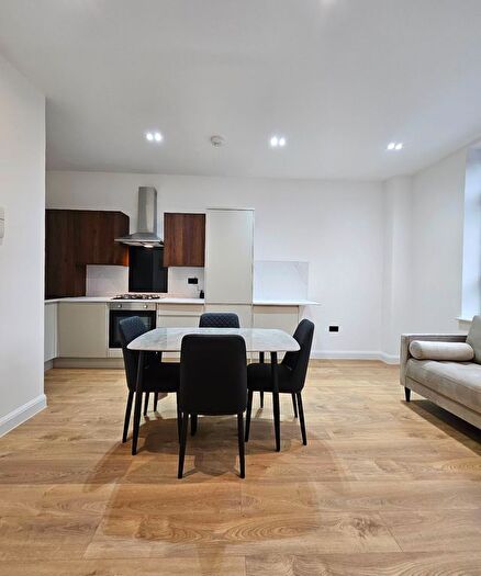 1 Bedroom Flat To Rent In Flat, Upper Tooting Road, SW17