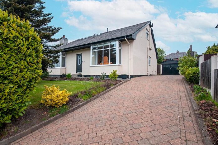 4 Bedroom Detached House For Sale In Radcliffe New Road, Whitefield, Manchester, M45