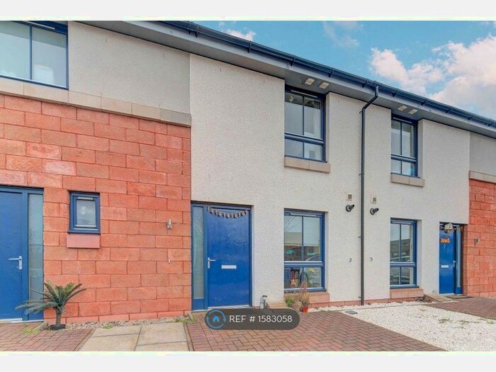 2 Bedroom Terraced House To Rent In Logan Gardens, Glasgow, G5