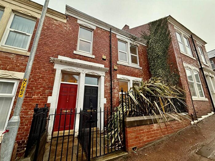 3 Bedroom Flat To Rent In Hyde Park Street, Bensham, Gateshead, NE8