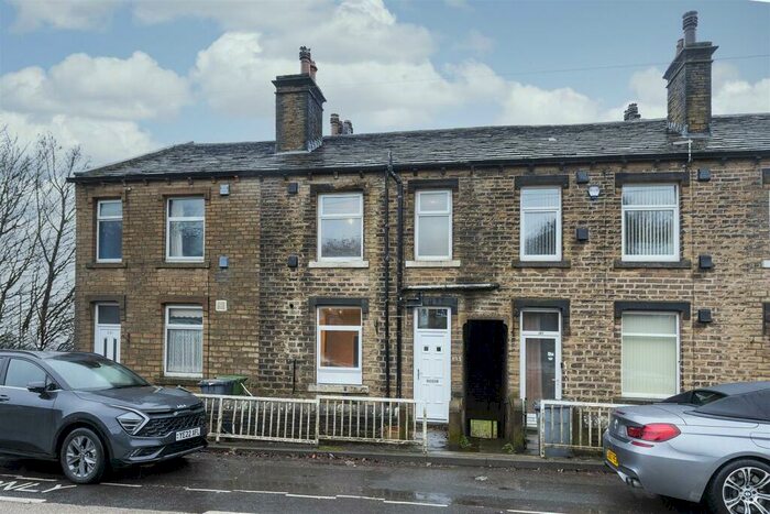 3 Bedroom Terraced House To Rent In New Hey Road, Salendine Nook, Huddersfield, HD3