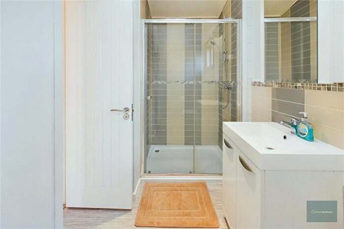 3 Bedroom Bungalow For Sale In The Thatches, Devon, PL21