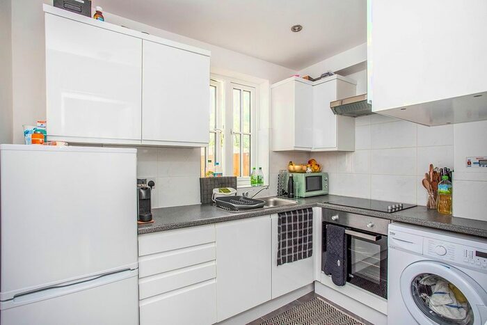 2 Bedroom Flat To Rent In St. Albans Road, Watford, WD17