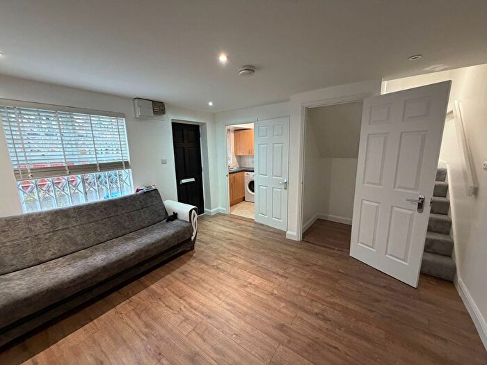 1 Bedroom Flat To Rent In Burnell Walk, London, SE1