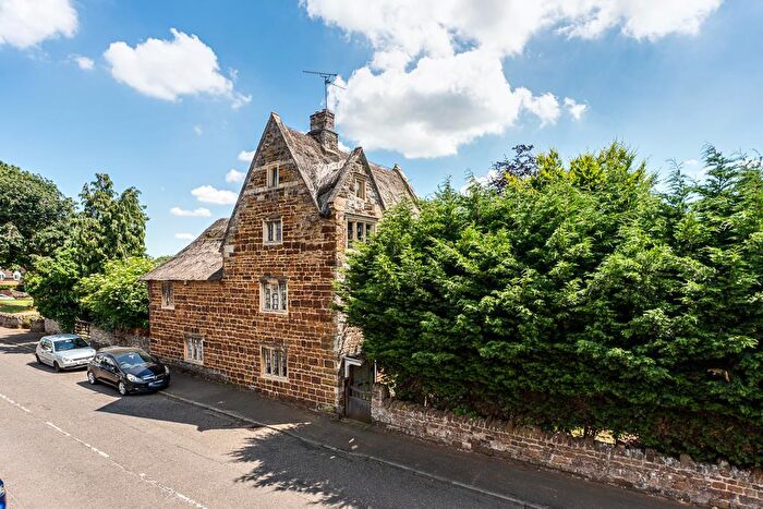 4 Bedroom House For Sale In High Street, Broughton, NN14