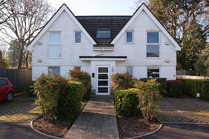 2 Bedroom Flat For Sale In Louise Court, Corfe Mullen, BH21