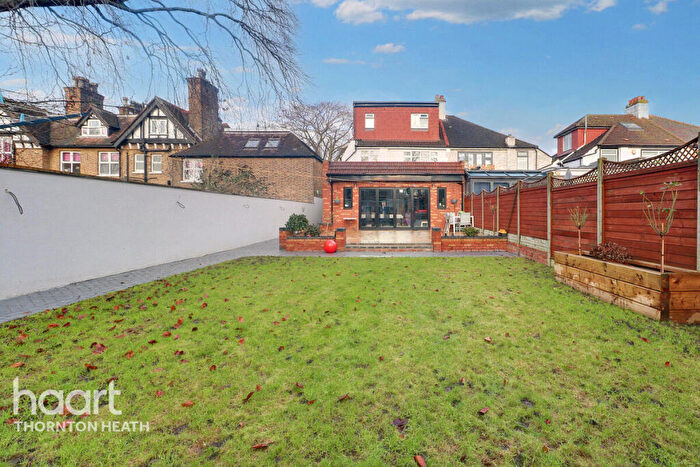 5 Bedroom Semi-Detached House For Sale In Dunheved Road South, Thornton Heath, CR7