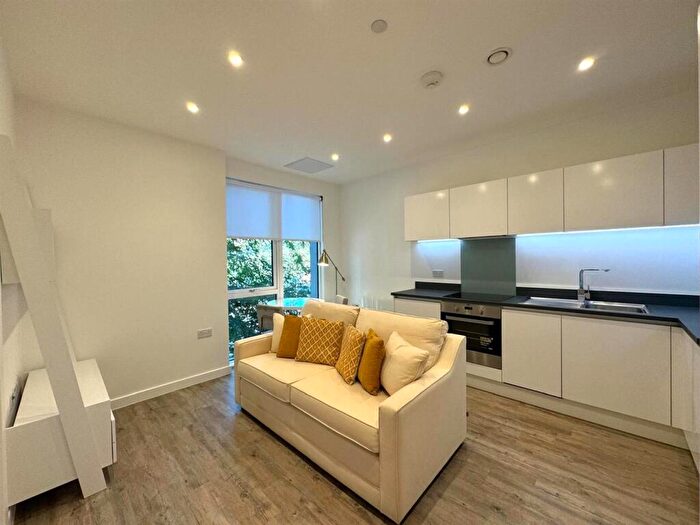 1 Bedroom Apartment To Rent In Kings Road, Reading, RG1