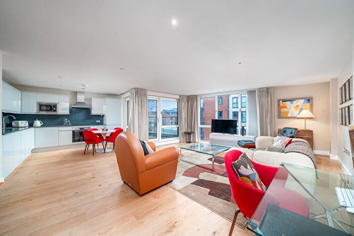 2 Bedroom Flat To Rent In Glasshouse Yard, London, EC1A