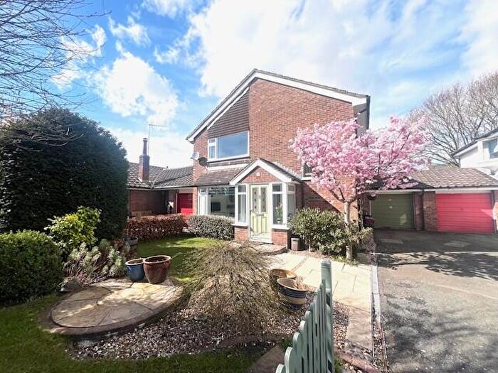 3 Bedroom Link Detached House To Rent In Kennelwood Road, Comberbach, CW9