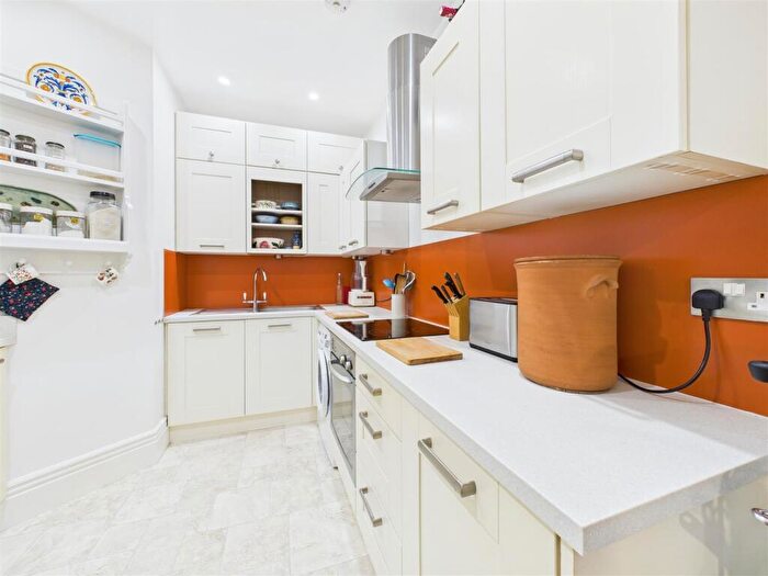2 Bedroom Apartment For Sale In Westbourne Road, Broomhill, Sheffield, S10