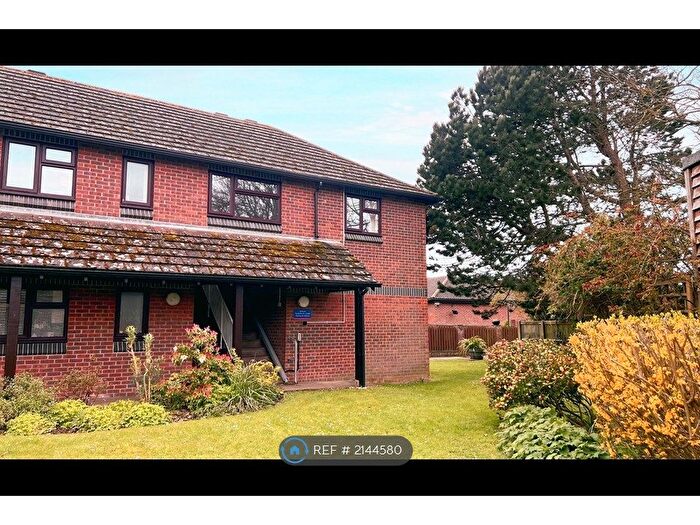 1 Bedroom Flat To Rent In Sea Front, Hayling Island, PO11