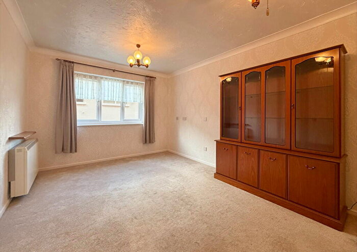 2 Bedroom Flat For Sale In Deneside, Great Yarmouth, NR30