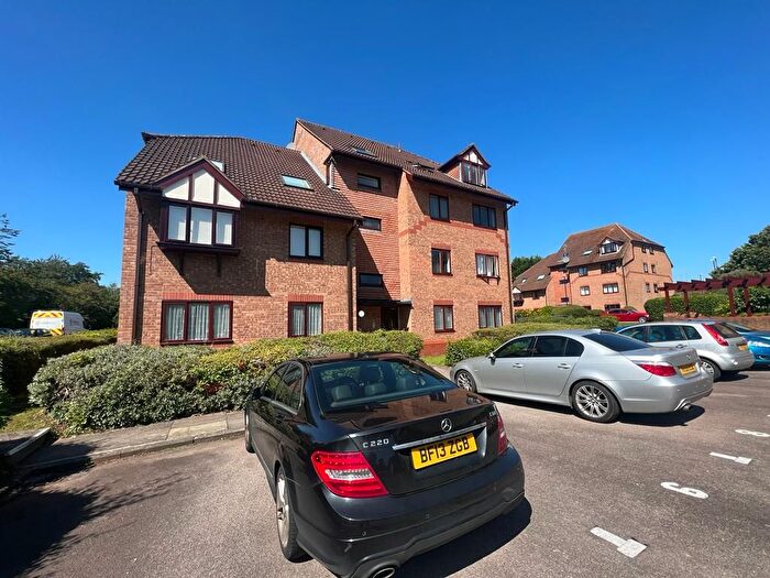 2 Bedroom Flat To Rent In Bowls Court, Coventry, CV5