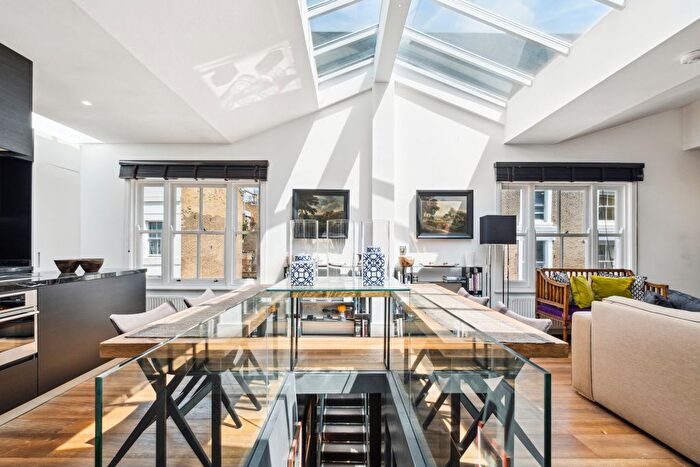 2 Bedroom Flat To Rent In Portobello Road, Notting Hill, London, United Kingdom, W11