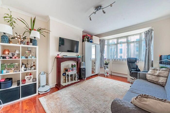 2 Bedroom Flat For Sale In Harrow View, North Harrow, Harrow, HA2