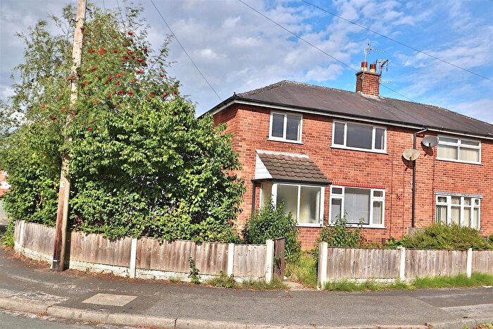 3 Bedroom Semi-Detached House For Sale In Grisedale Avenue, Warrington, WA2