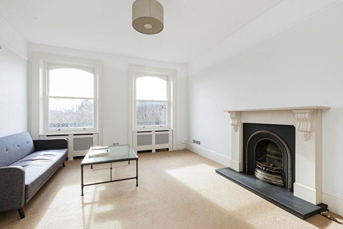 2 Bedroom Apartment To Rent In Redcliffe Square London, SW10