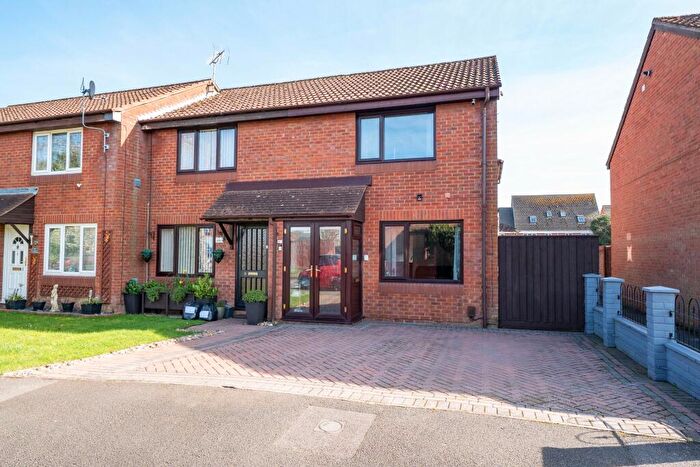2 Bedroom End Of Terrace House For Sale In Danehurst Place, Andover, SP10