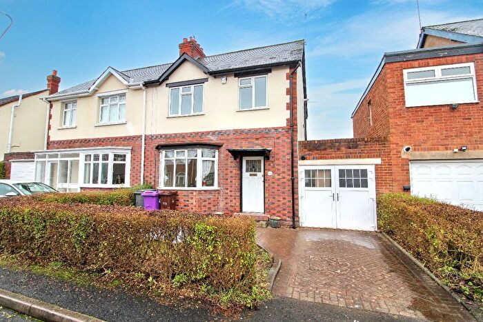 3 Bedroom Semi-detached House To Rent In Birches Barn Avenue, Wolverhampton, WV3