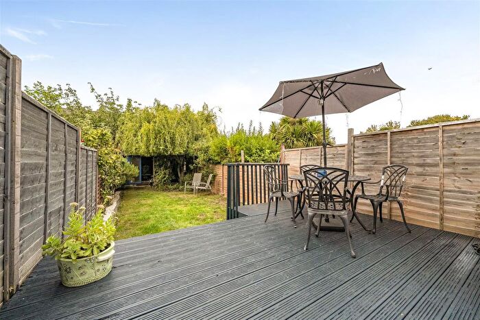 2 Bedroom Property For Sale In St Johns Road, Caversham, Reading, RG4