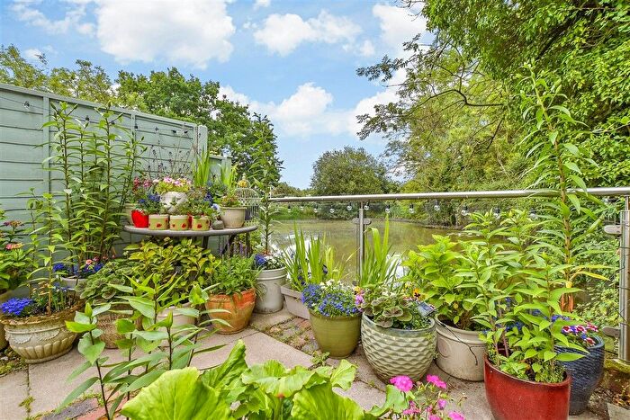4 Bedroom Link Detached House For Sale In Station Road, Northiam, Rye, East Sussex, TN31