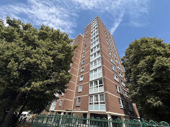 1 Bedroom Flat To Rent In Waterhouse Moor, Harlow, CM18