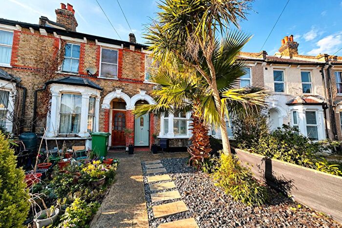 2 Bedroom Terraced House For Sale In Barmeston Road, London, SE6