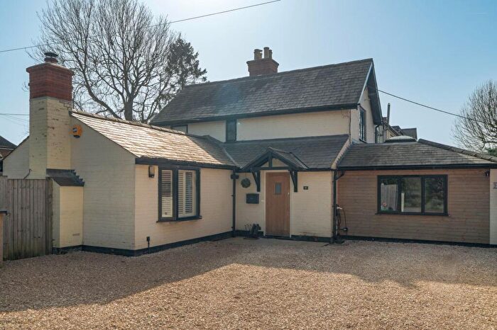 3 Bedroom End Of Terrace House For Sale In Menmarsh Road, Worminghall, HP18