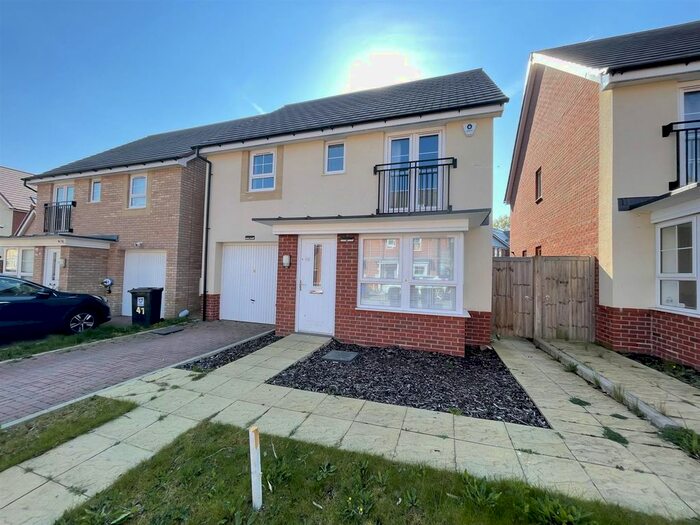 4 Bedroom Detached House To Rent In Burgundy Drive, Hemel Hempstead, HP2