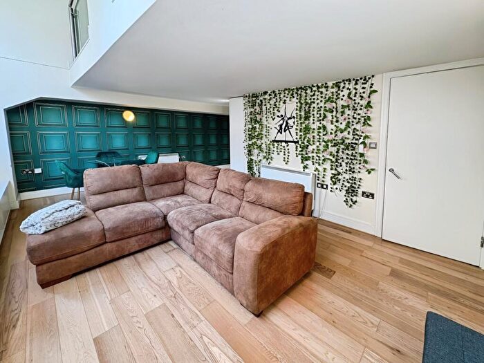 2 Bedroom Apartment To Rent In Temple Lane, Liverpool, Merseyside, L2