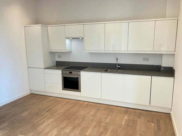 1 Bedroom Flat To Rent In Very The Canal Area, Brentford, TW8